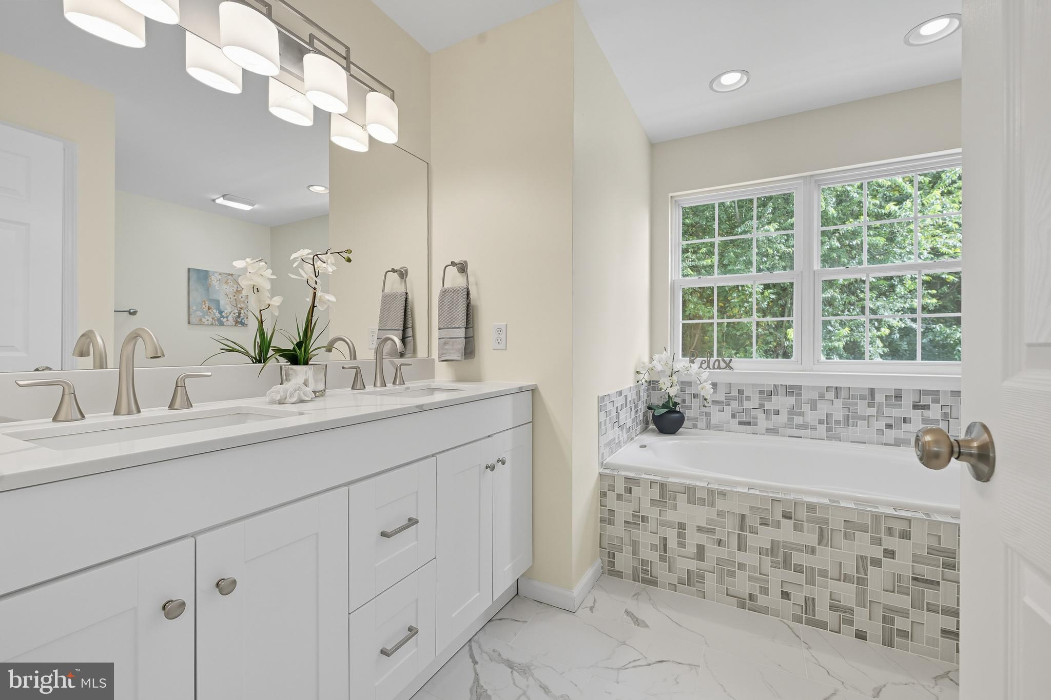 1 Michael Townsend Court Newark, DE 19702 - Photo 31 of 47 Primary Bath