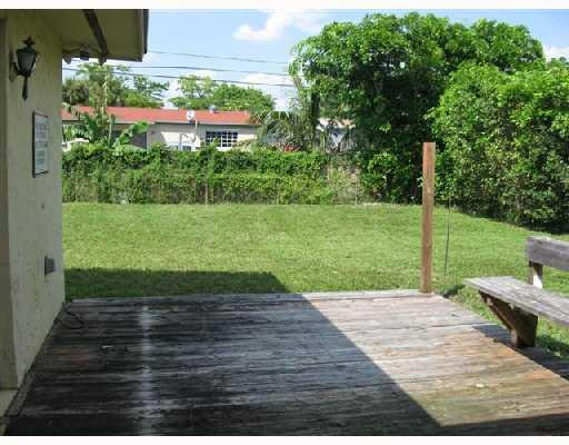 6301 Southwest 3rd Street Pompano Beach, FL 33068 - Photo 13 of 13 a view of a backyard with a garden