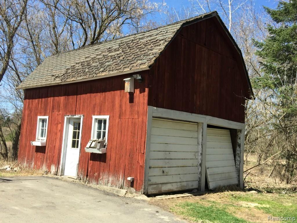 2659 Byron Road Howell, MI 48855 - Photo 44 of 45 Barn in need of TLC but great for storage