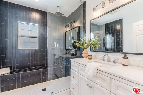 $1,125,000 | 7519 La Salle Avenue, Los Angeles, CA 90047