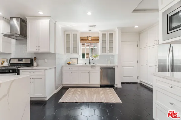$1,125,000 | 7519 La Salle Avenue, Los Angeles, CA 90047