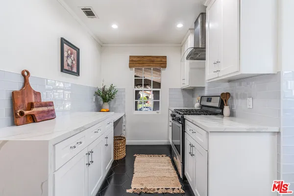 $1,125,000 | 7519 La Salle Avenue, Los Angeles, CA 90047
