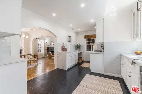 $1,125,000 | 7519 La Salle Avenue, Los Angeles, CA 90047