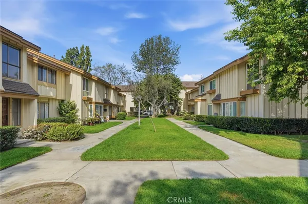 $619,000 | 9646 Karmont Avenue, South Gate, CA 90280