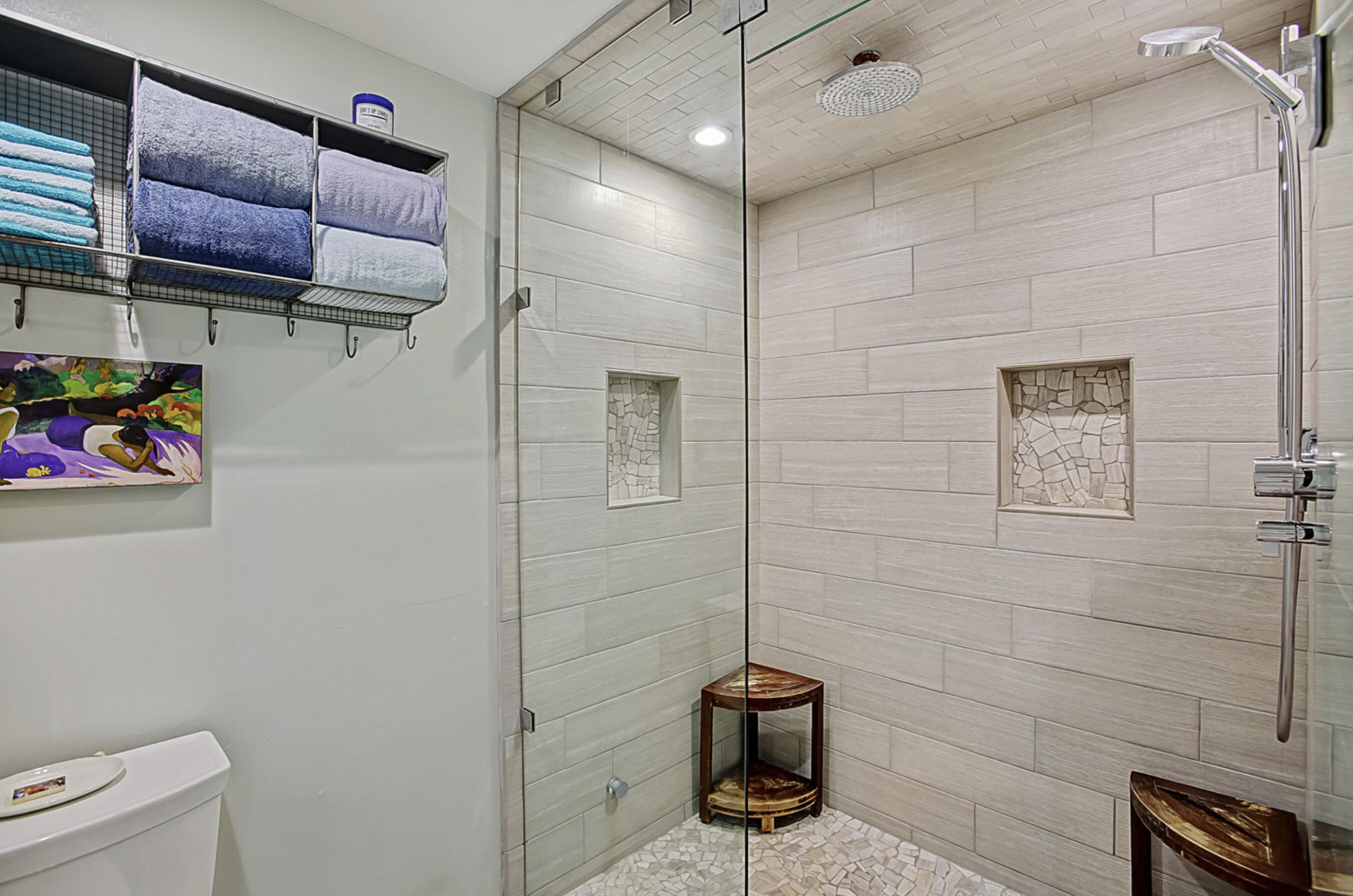669 Del Parque Drive, Unit D Santa Barbara, CA 93103 - Photo 21 of 37 a bathroom with a shower