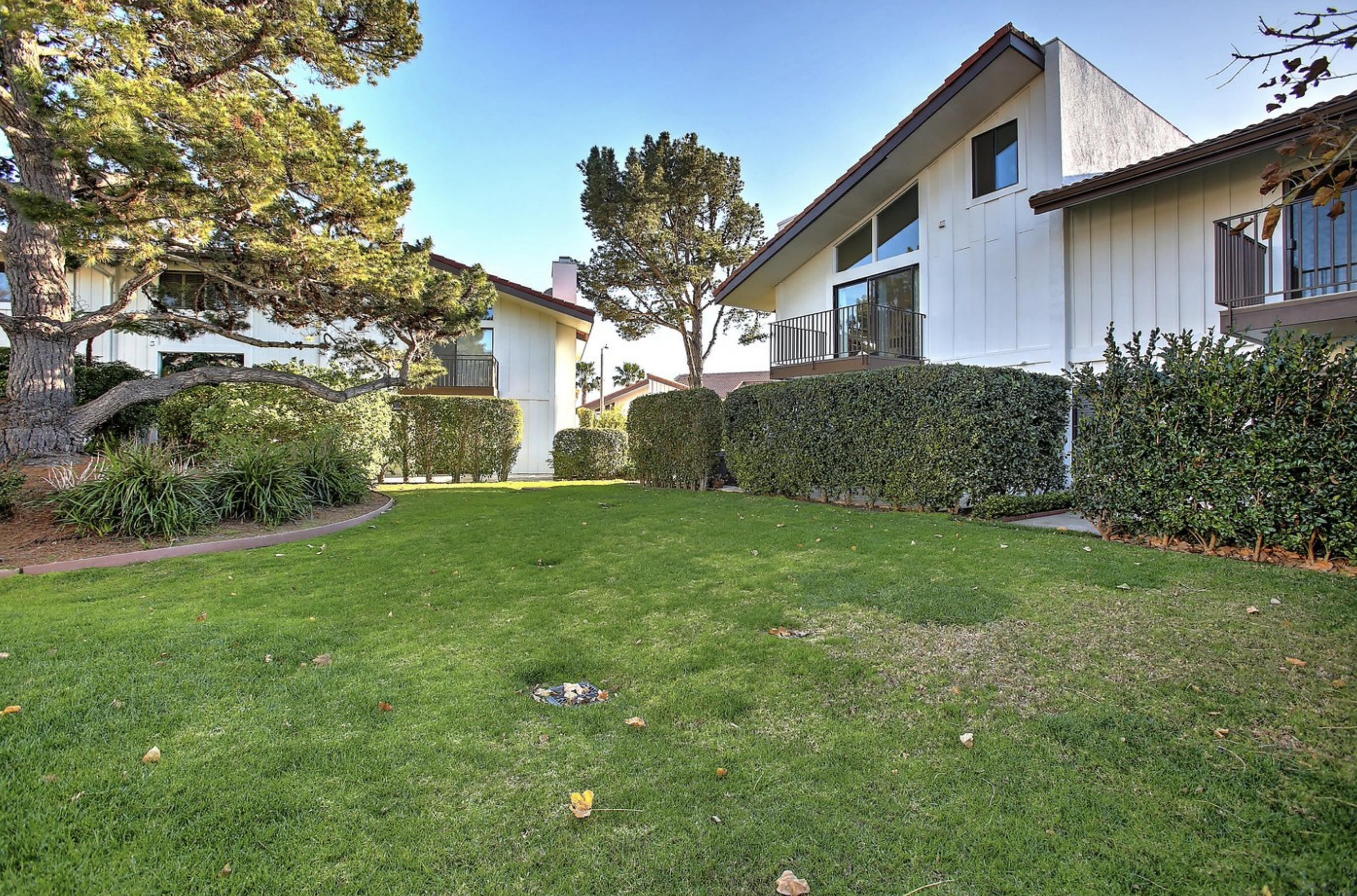 669 Del Parque Drive, Unit D Santa Barbara, CA 93103 - Photo 27 of 37 a front view of house with yard and green space