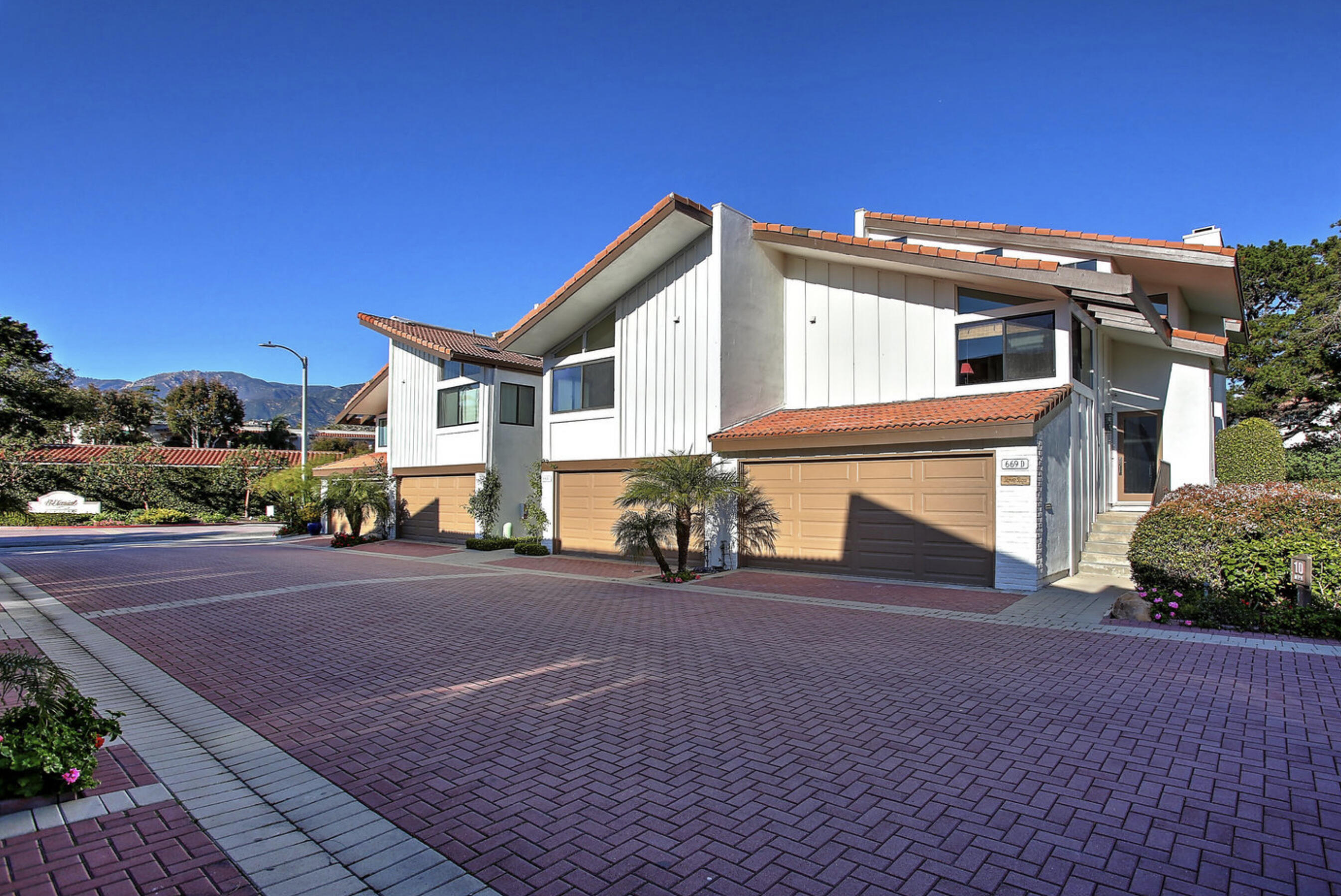 669 Del Parque Drive, Unit D Santa Barbara, CA 93103 - Photo 3 of 37 a view of a house with a patio