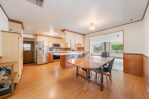 $274,900 | 1614 Dawn Street, Algoma, WI 54201