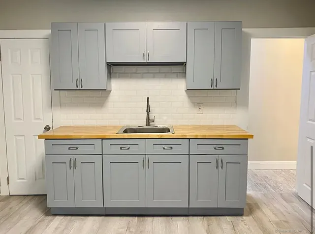 $1,900 | 87 Caroline Street, Unit 1, Bridgeport, CT 06608