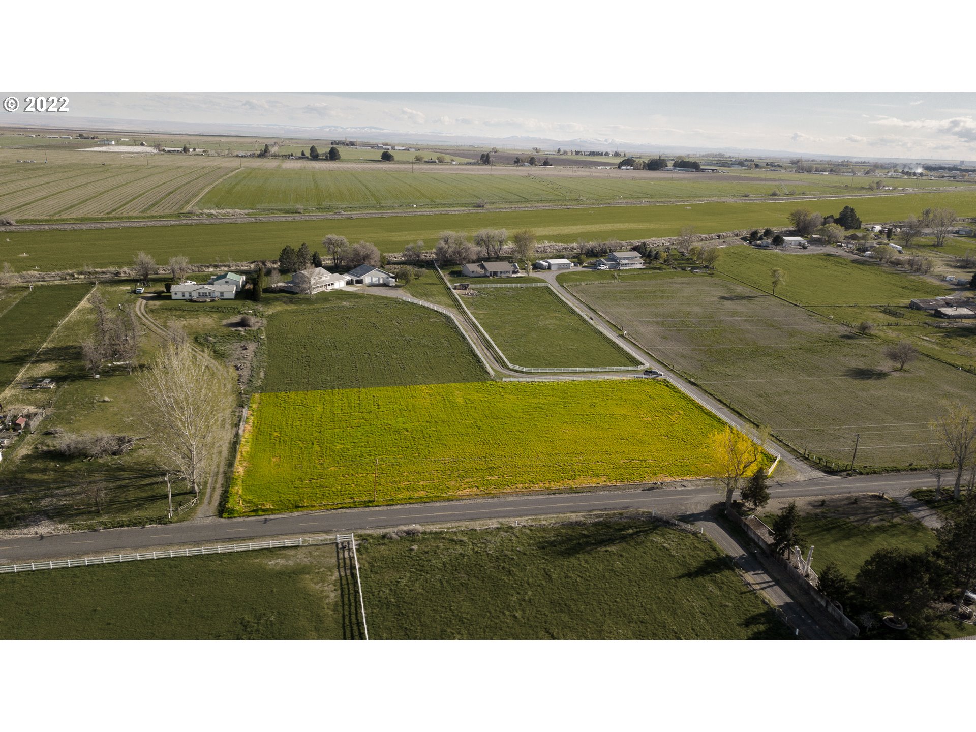 0 Baxter Road Hermiston, OR 97838 - Photo 3 of 3 a view of an ocean