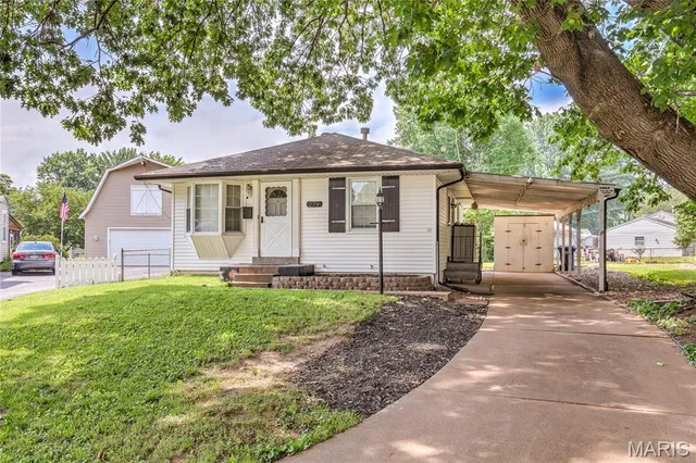 $120,000 | 279 Elmdale Court, Florissant, MO 63031