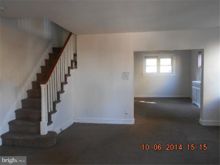 230 Ashby Road Upper Darby, PA 19082 - Photo 3 of 12 Living Room