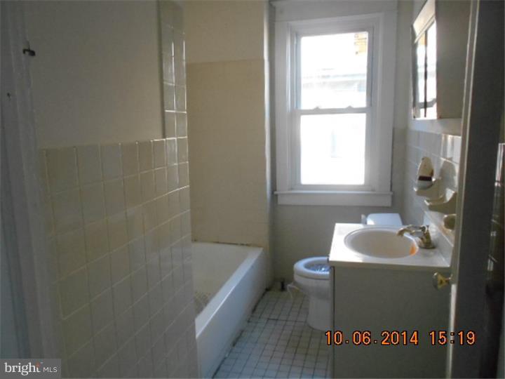 230 Ashby Road Upper Darby, PA 19082 - Photo 9 of 12 Bathroom
