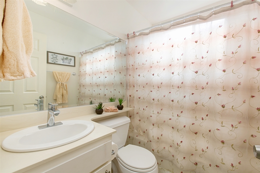 1440 Panorama Ridge Road Oceanside, CA 92056 - Photo 13 of 19 Main bathroom