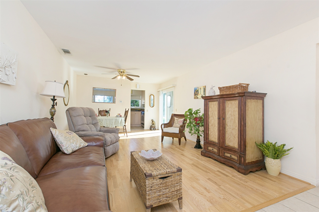 1440 Panorama Ridge Road Oceanside, CA 92056 - Photo 4 of 19 Living Room