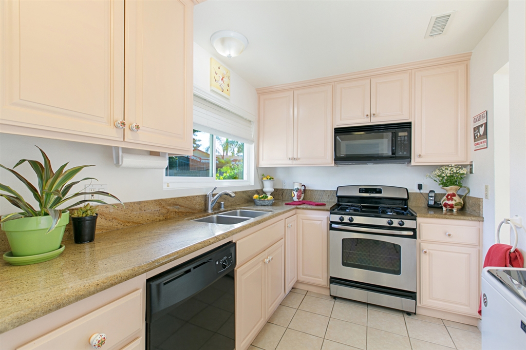 1440 Panorama Ridge Road Oceanside, CA 92056 - Photo 7 of 19 Kitchen