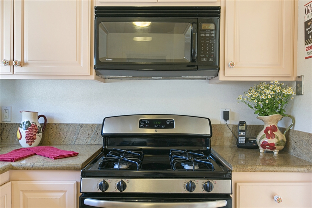 1440 Panorama Ridge Road Oceanside, CA 92056 - Photo 8 of 19 Kitchen