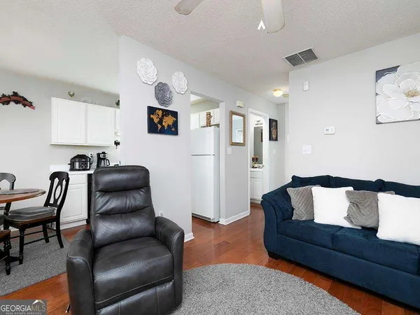 $210,000 | 253 Gallant Court Southeast, Unit 17, Mableton, GA 30126