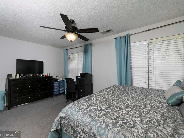$210,000 | 253 Gallant Court Southeast, Unit 17, Mableton, GA 30126