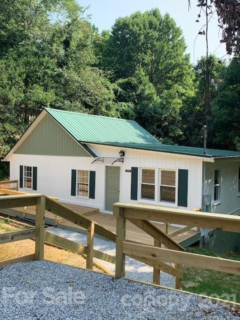 218 Roby Conley Road Marion, NC 28752 - Photo 3 of 28 Gallery Image 3