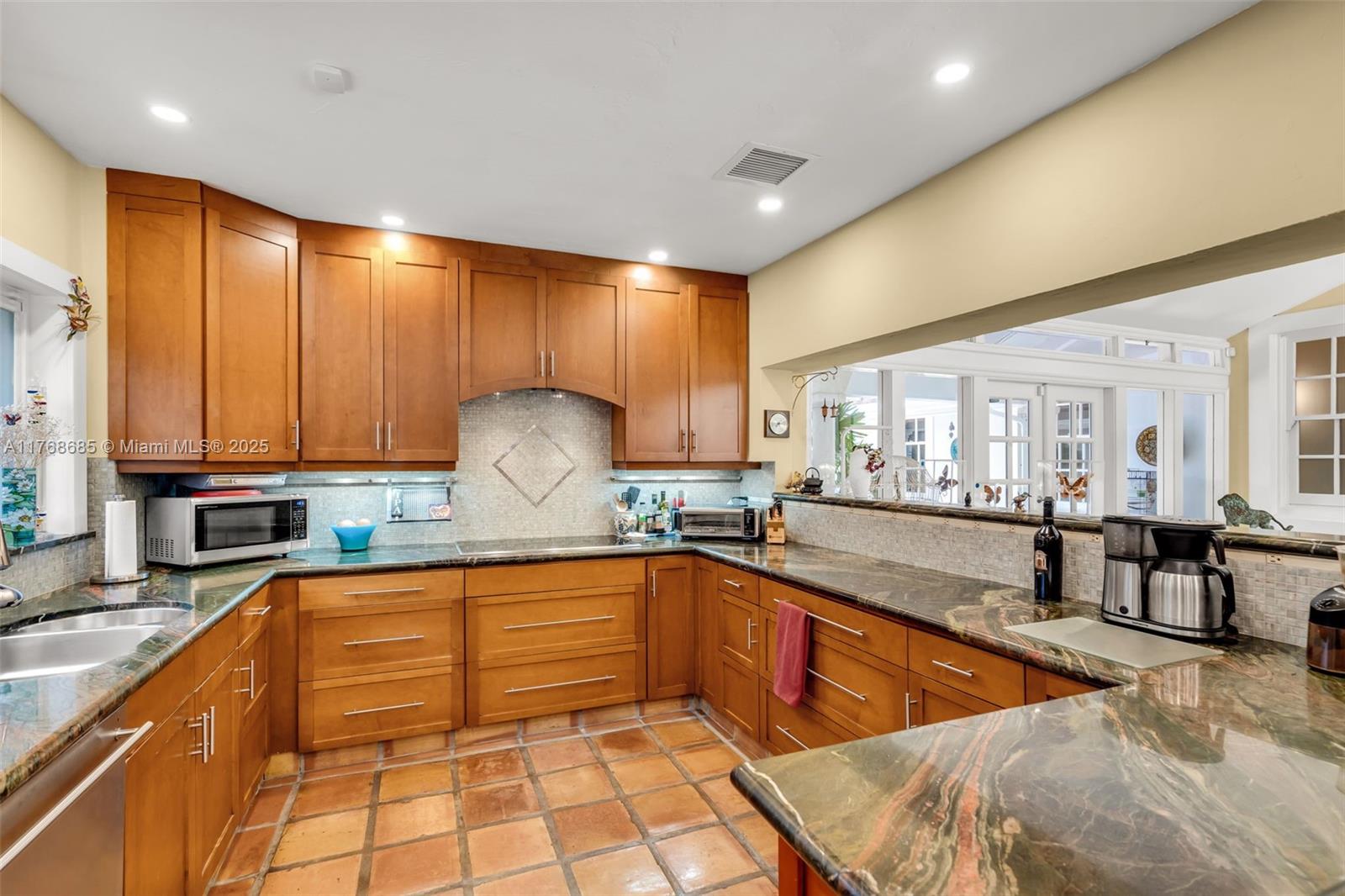 3240 Morris Lane Miami, FL 33133 - Photo 14 of 61