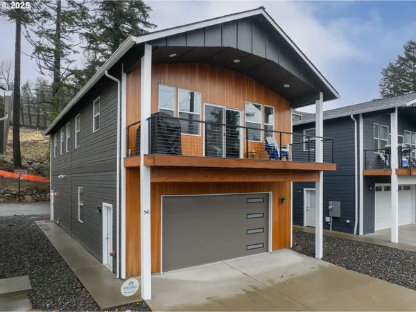 $550,000 | 541 Northwest Vancouver Avenue, Stevenson, WA 98648