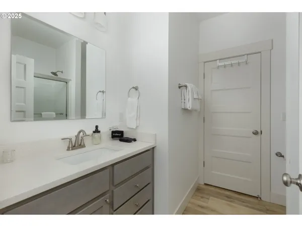 $550,000 | 541 Northwest Vancouver Avenue, Stevenson, WA 98648