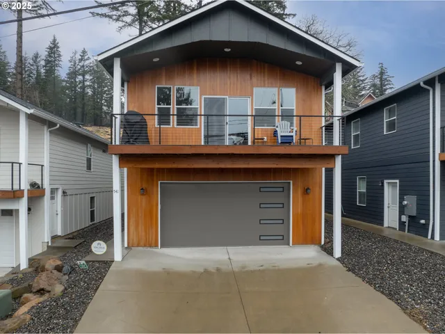 $599,000 | 541 Northwest Vancouver Avenue, Stevenson, WA 98648