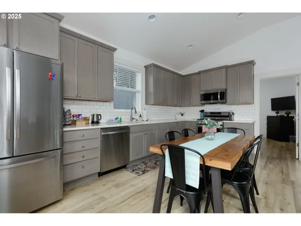 $550,000 | 541 Northwest Vancouver Avenue, Stevenson, WA 98648