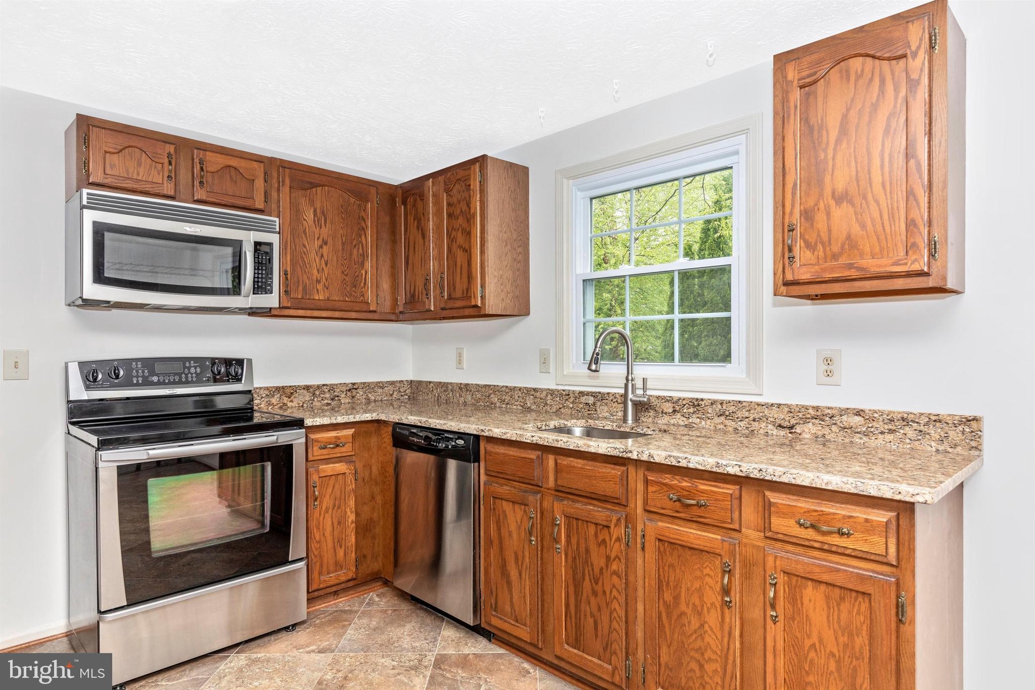 588 Pumphouse Road Frederick, MD 21703 - Photo 14 of 58 Energy Star Flat Top Stove, Self-Cleaning Oven