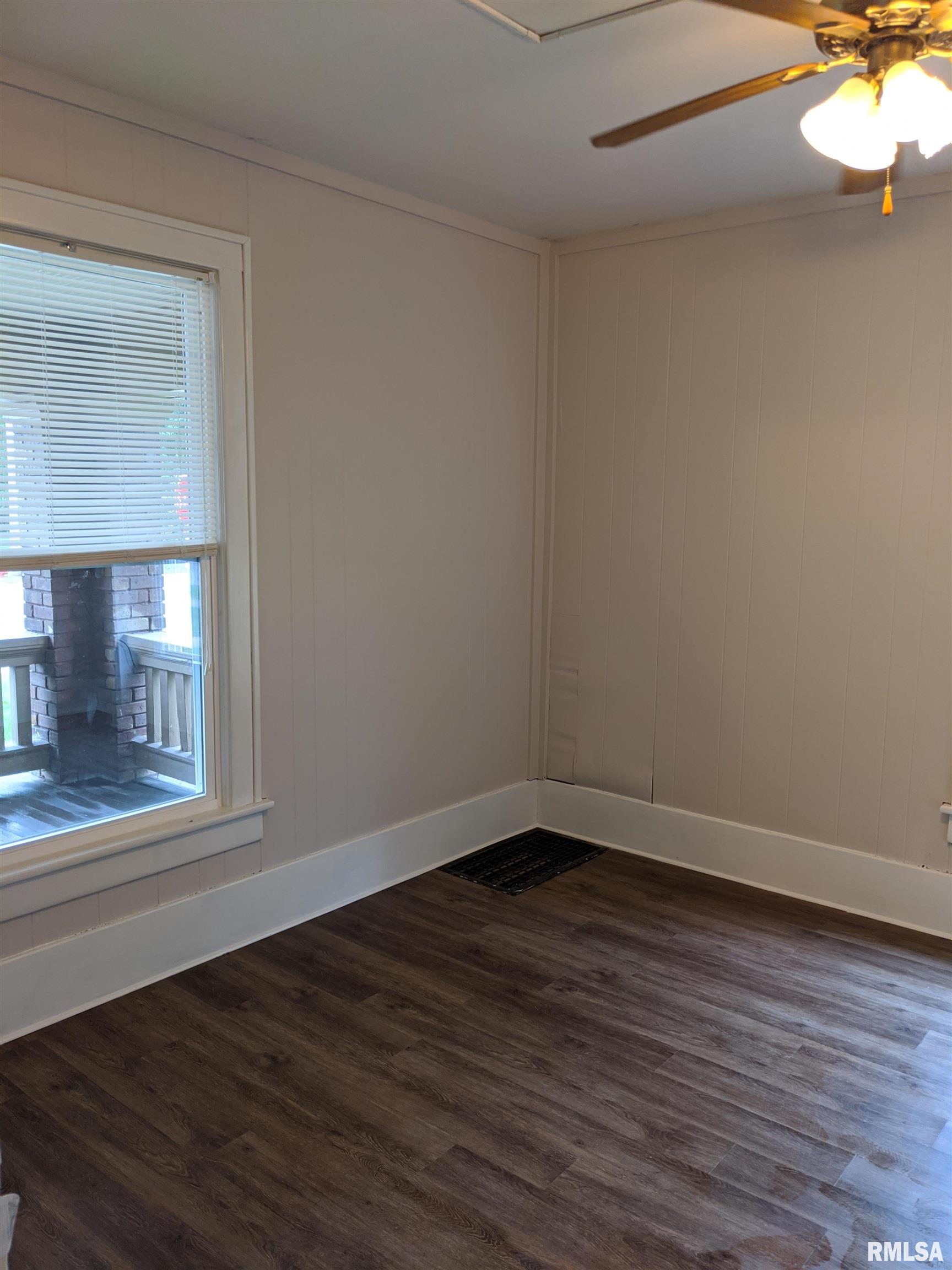 405 West Murray Street Macomb, IL 61455 - Photo 8 of 24