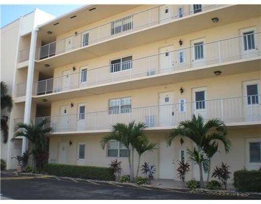 698 Northeast Spanish River Boulevard, Unit 160 Boca Raton, FL 33431 - Photo 1 of 28 Building
