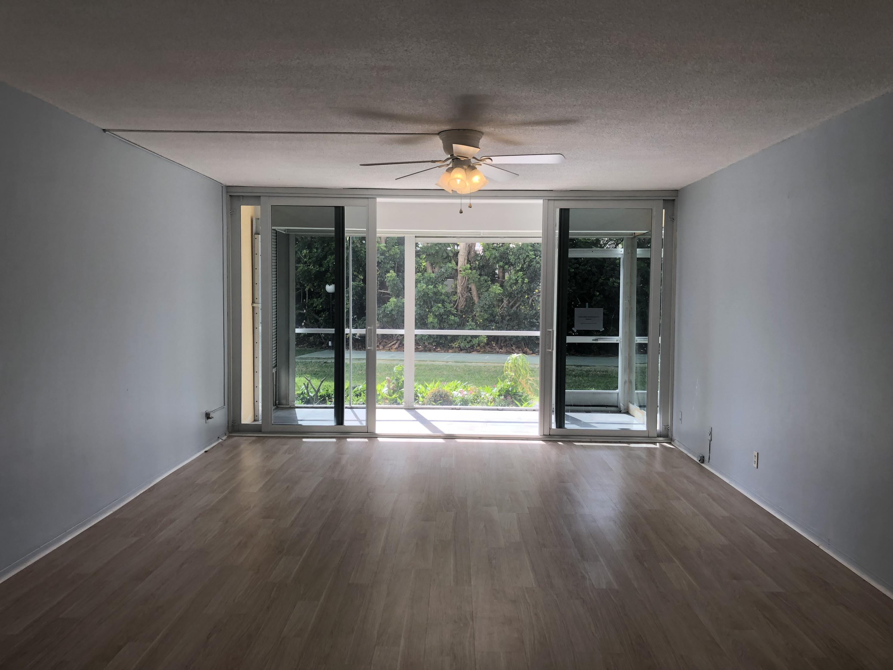 698 Northeast Spanish River Boulevard, Unit 160 Boca Raton, FL 33431 - Photo 8 of 28 Living Room