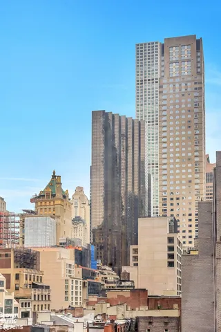 $599,000 | 77 West 55th Street, Unit 9K | Midtown Central