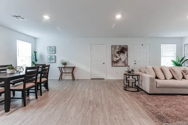 $208,940 | 5935 Texas, Seguin, TX 78155