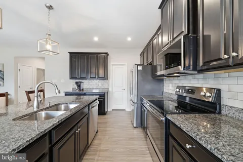 $495,000 | 7879 Uplands Drive, New Kent, VA 23124