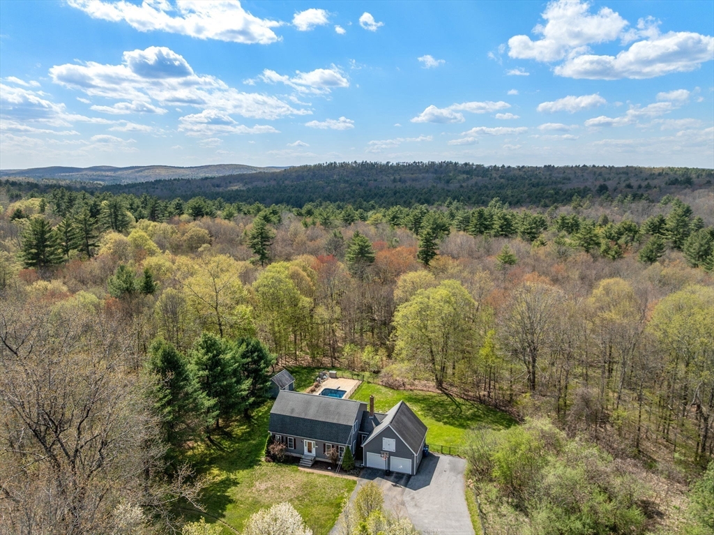 260 Holland Road Sturbridge, MA 01518 - Photo 1 of 38 Gallery Image 1