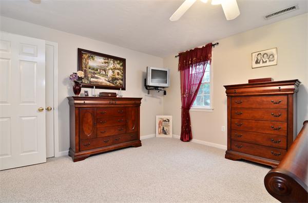 546 Wareham Road Plymouth, MA 02360 - Photo 12 of 20 Gallery Image 12