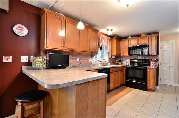 546 Wareham Road Plymouth, MA 02360 - Photo 7 of 20 Gallery Image 7