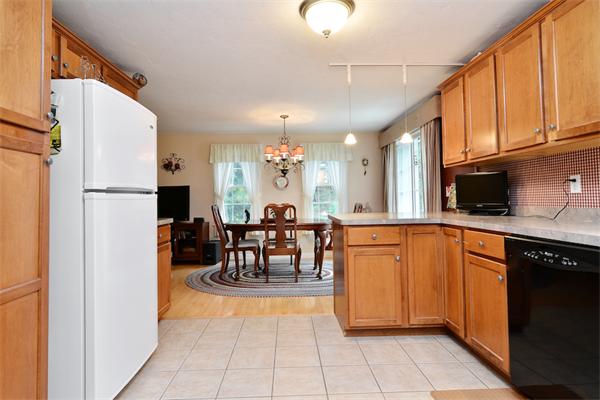 546 Wareham Road Plymouth, MA 02360 - Photo 9 of 20 Gallery Image 9