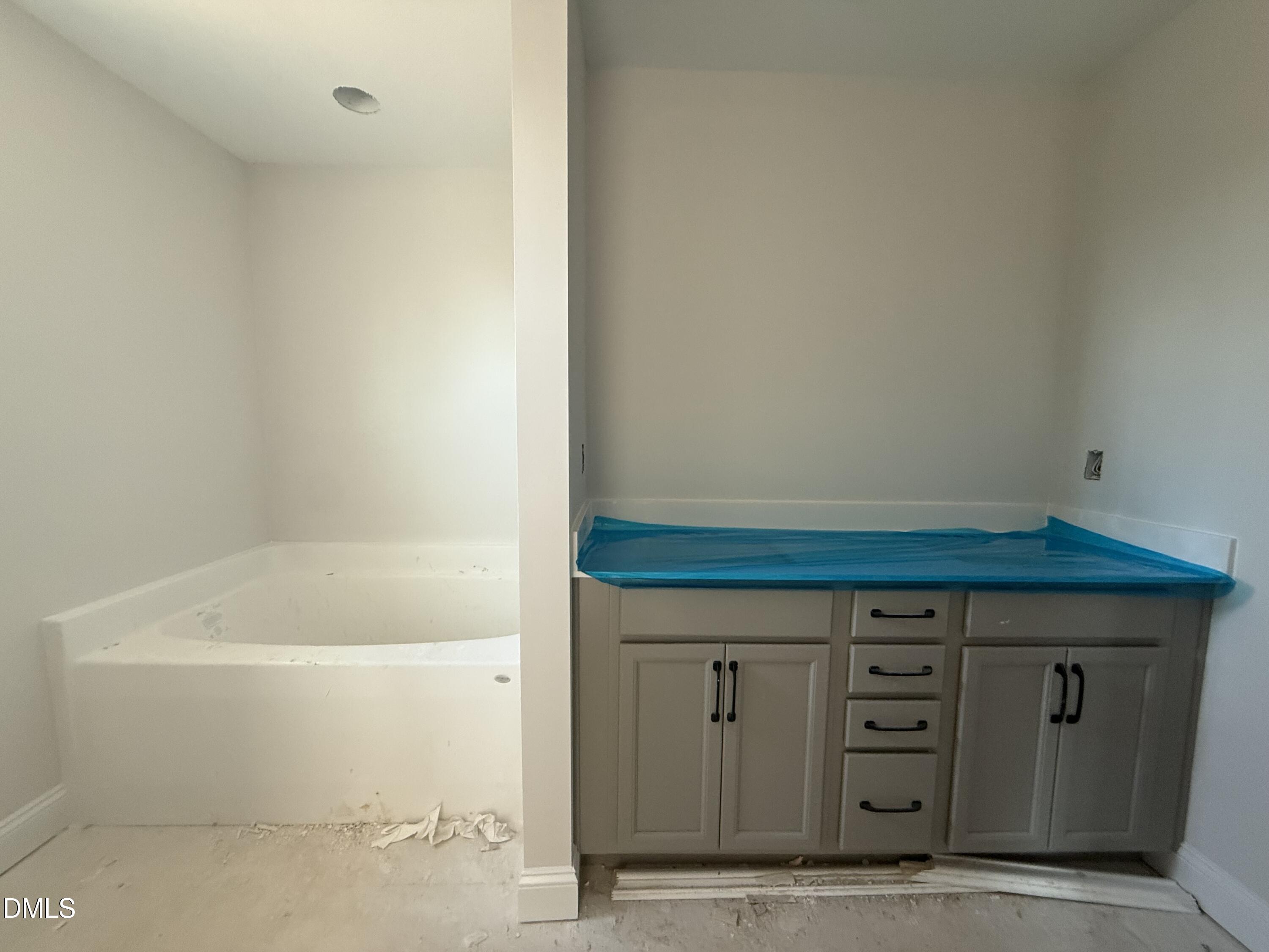 178 Brickendon Raeford, NC 28376 - Photo 15 of 15 a bathroom with a bathtub