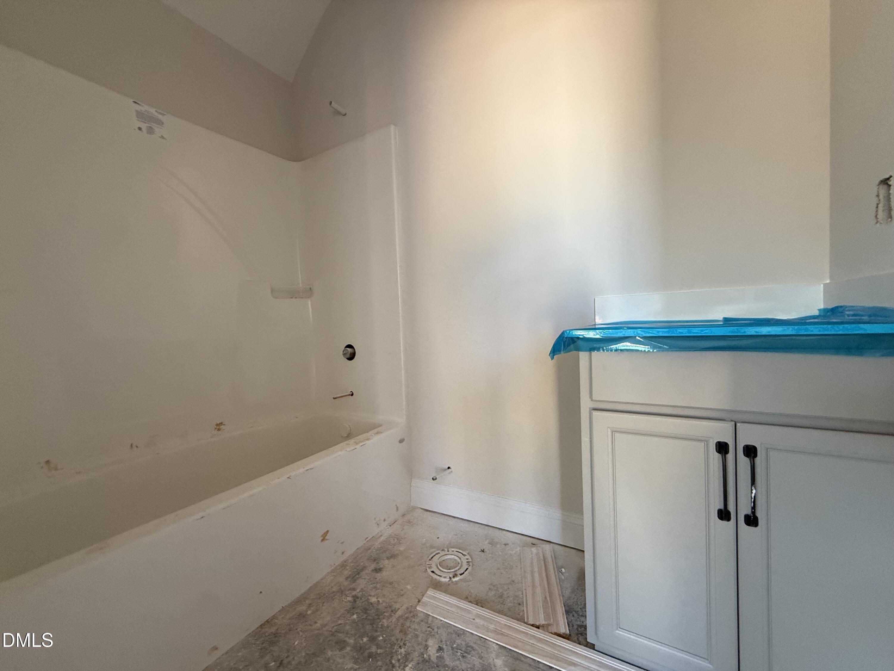 178 Brickendon Raeford, NC 28376 - Photo 6 of 15 a bathroom with a bathtub