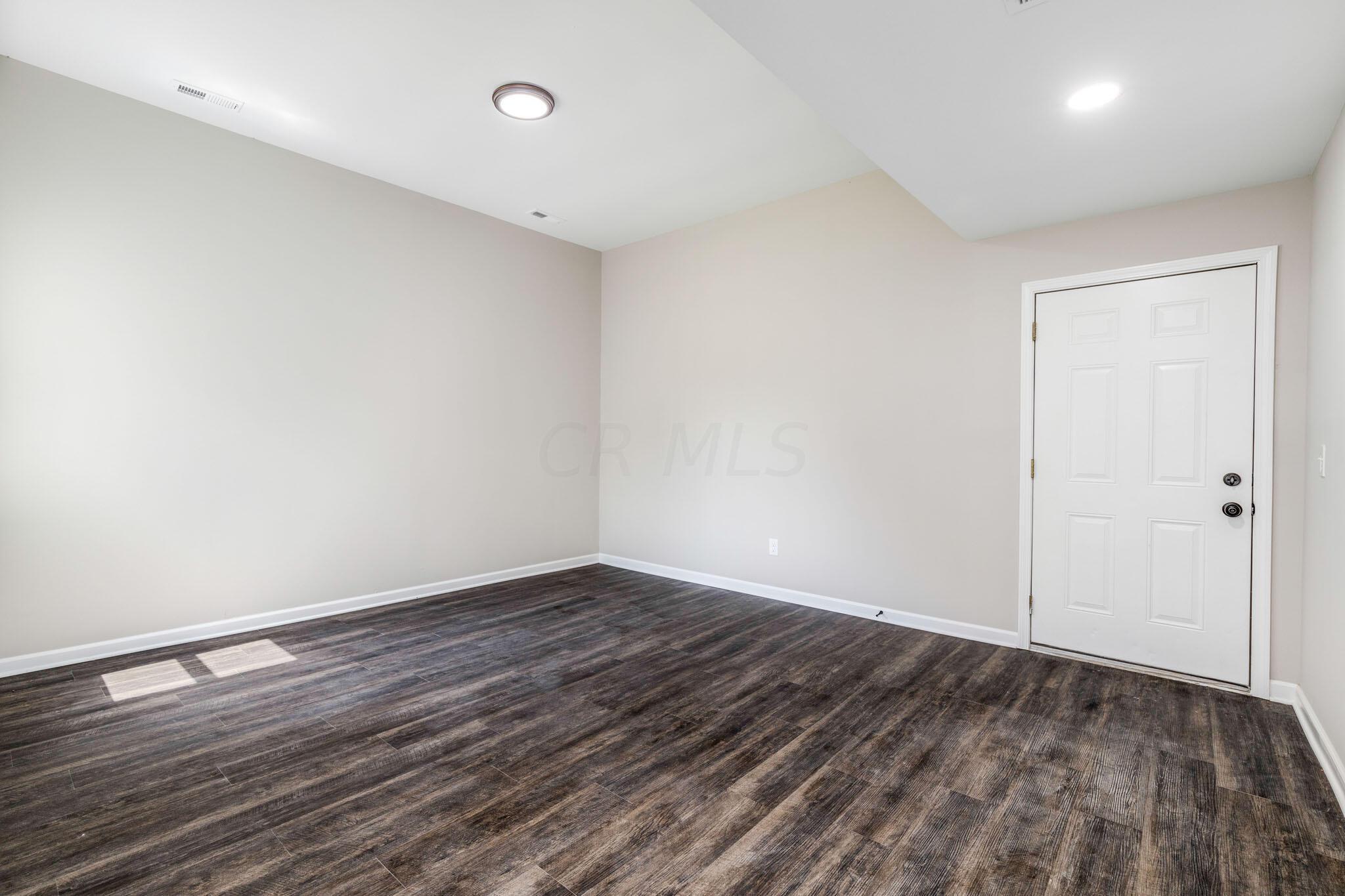10270 Appleton Road Johnstown, OH 43031 - Photo 22 of 36 Family Room