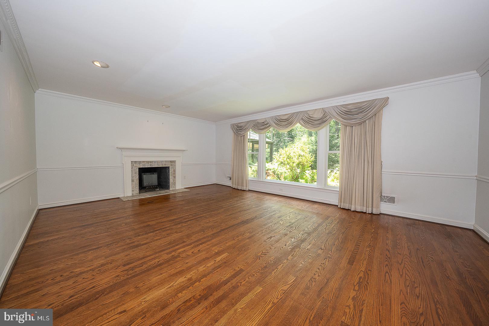 738 Woodcrest Road Wayne, PA 19087 - Photo 4 of 28 Spacious Living Room with hardwood floors