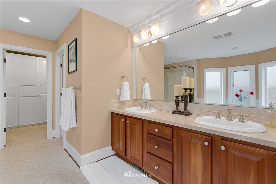 1817 Southeast 8th Place Renton, WA 98057 - Photo 15 of 24