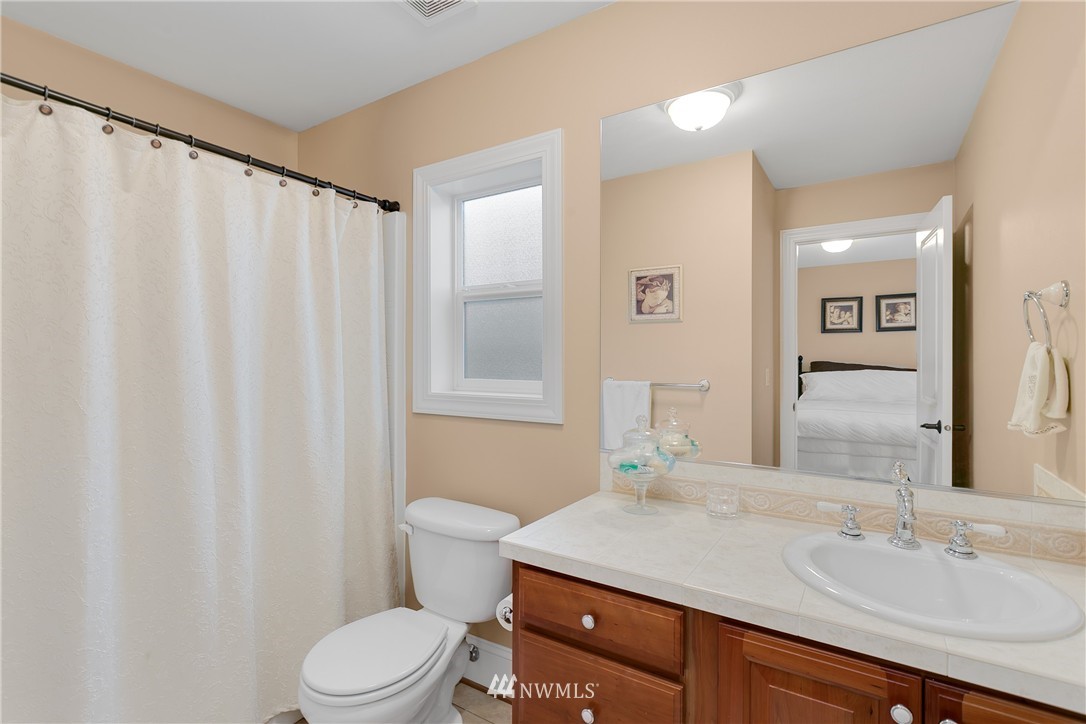 1817 Southeast 8th Place Renton, WA 98057 - Photo 18 of 24