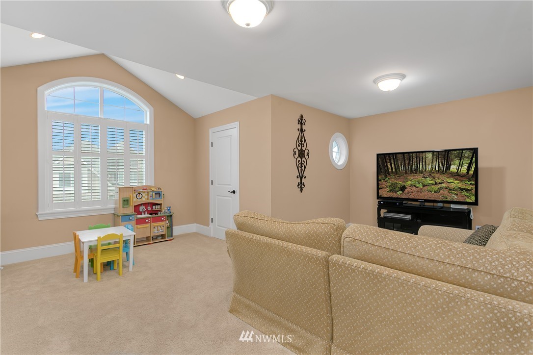 1817 Southeast 8th Place Renton, WA 98057 - Photo 19 of 24