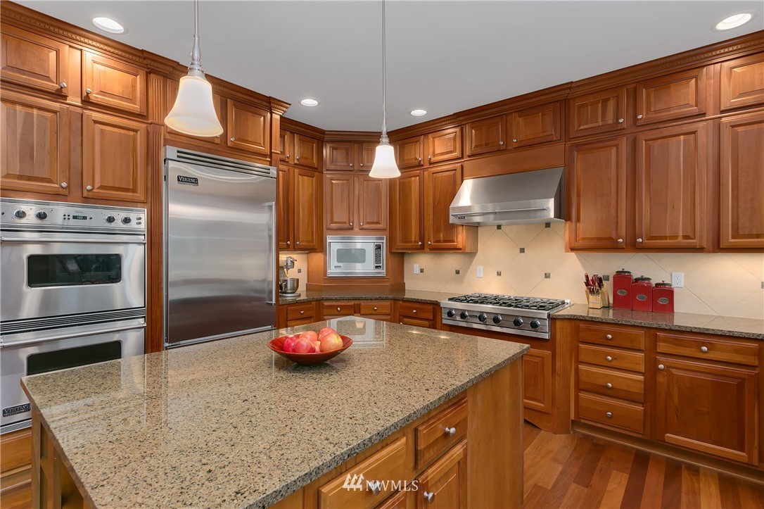 1817 Southeast 8th Place Renton, WA 98057 - Photo 5 of 24