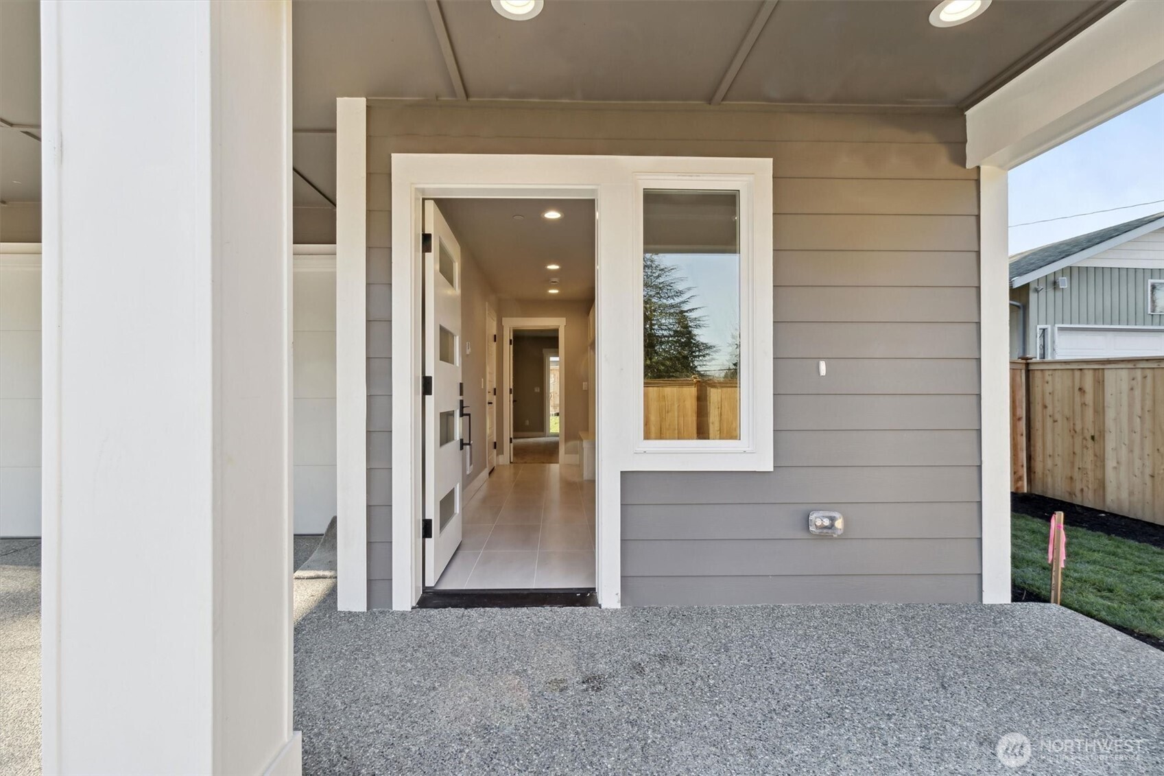 17825 Wallingford Avenue North, Unit A Shoreline, WA 98133 - Photo 3 of 38