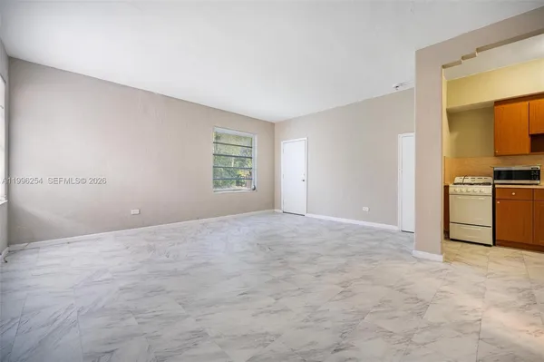 $1,500 | 825 Alton Road, Unit 2, Miami Beach, FL 33139